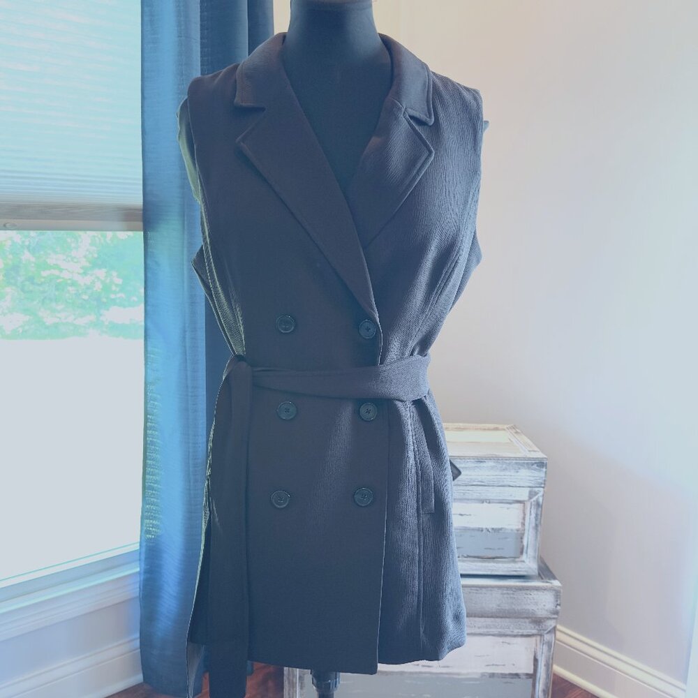 NWOT SIMPLY VERA VERA WANG Long Sleeveless Vest